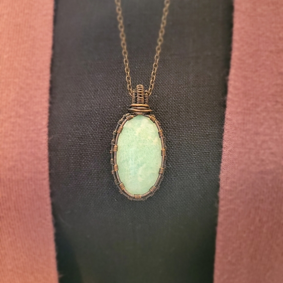 Aventurine handmade wire wrapped necklace. - Picture 4 of 5